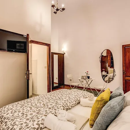 Aweshome Tower Garden Guest house 2*