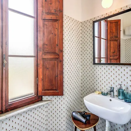 Aweshome Tower Garden Pensión Pisa